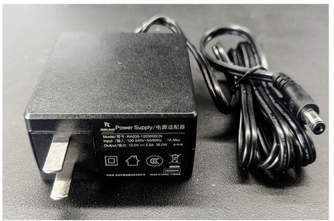 两芯墙插式电源适配器,36W(12V,3A),100~240V,线长1.5M，DC头:5.5*2.1*10mm,半年质保